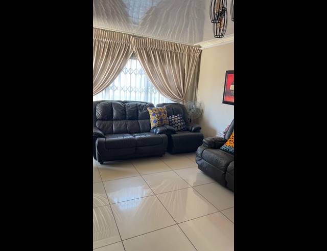 3 BEDROOM HOUSE FOR SALE IN THE ORCHARDS